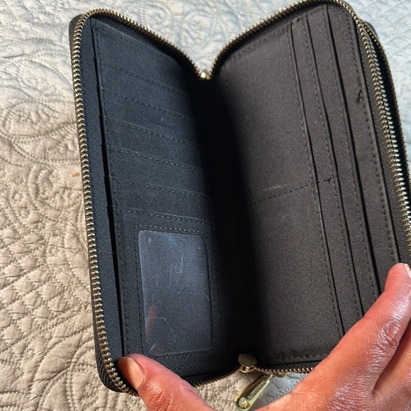 Gold Metallic Quilted Wristlet Clutch - Picture 4 of 6